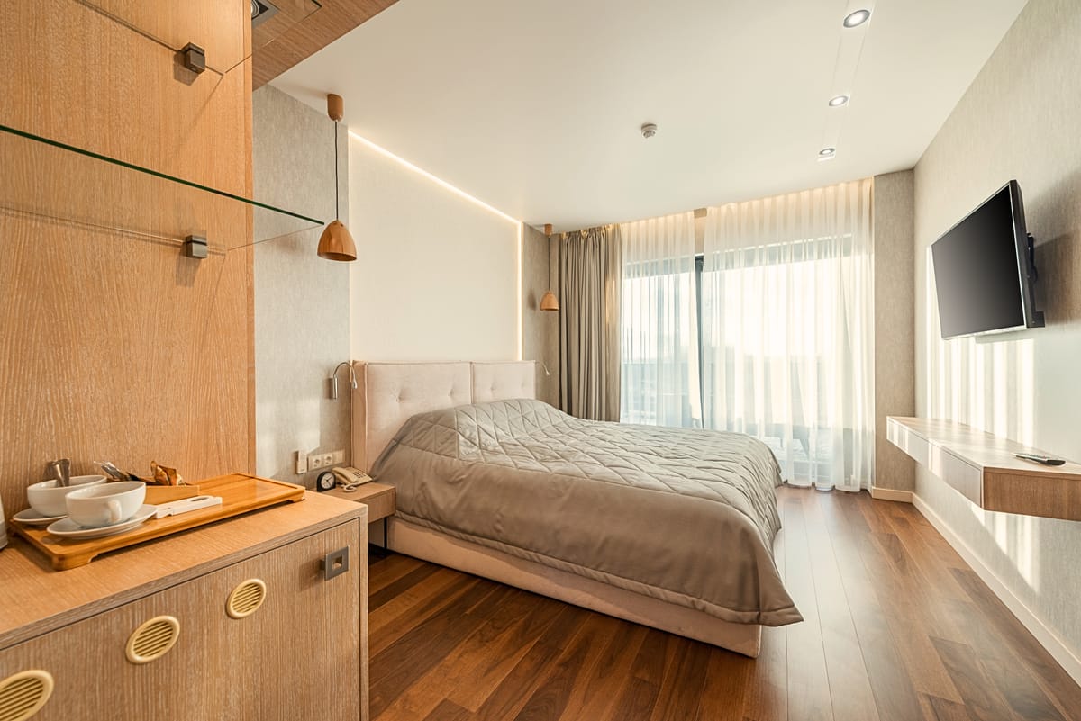 Extended Stay Hotels vs. Furnished Apartments: A Deep Dive