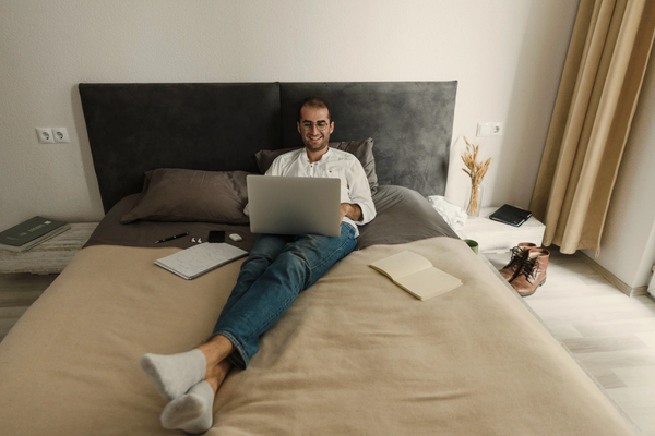Corporate Housing vs. Luxury Hotels: Which is Better for C-Suite?